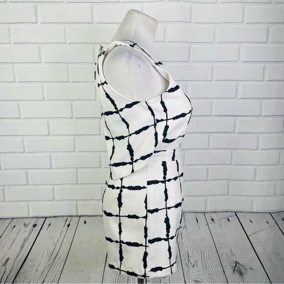 GanLan Collection White & Black Backless Romper - Small - Picture 12 of 14